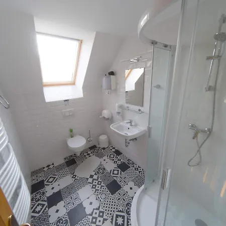 Kun Pista Vendeghaz Iii Pensiune