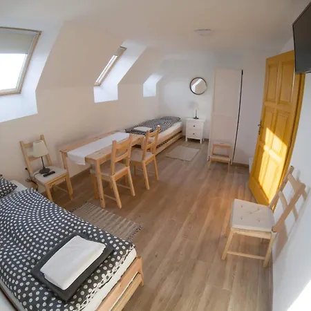 Kun Pista Vendeghaz Iii