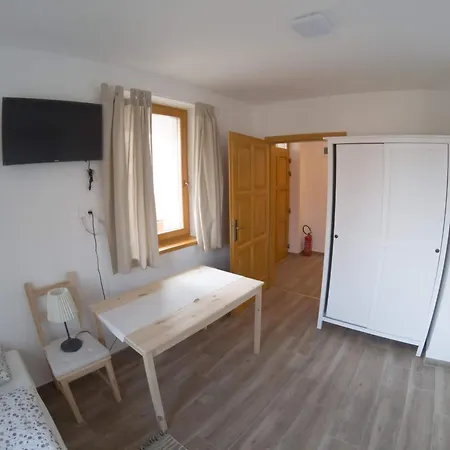 Kun Pista Vendeghaz Iii